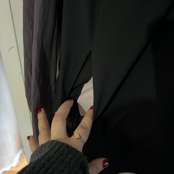 Fabletics Karen Colourblocked Rain Jacket/Windbreaker - Picture 4 of 7